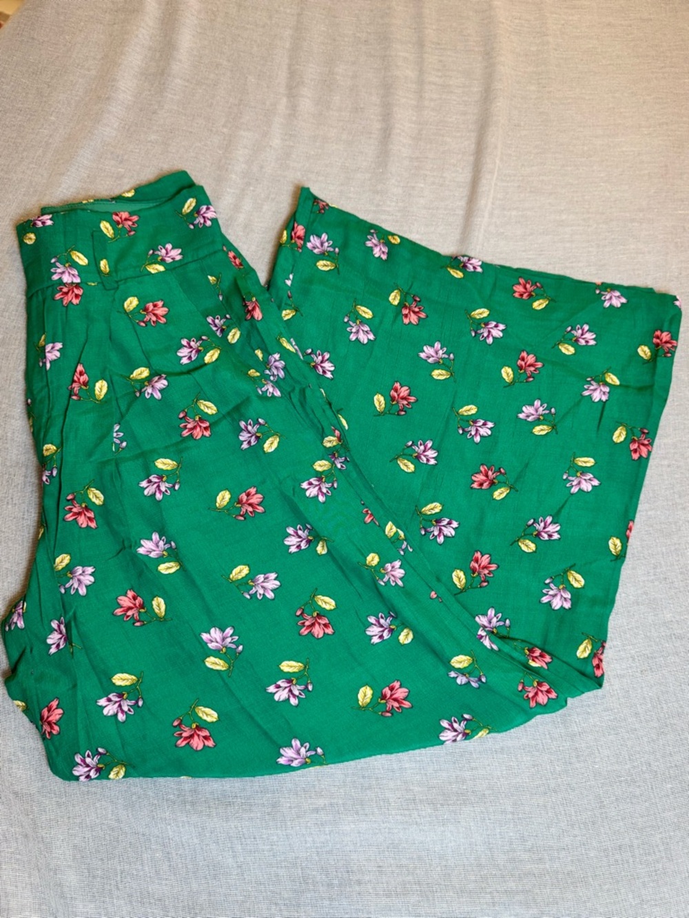MNG Green Wide Leg Pants with Floral Print and Pockets Size 2 Boho Cottagecore